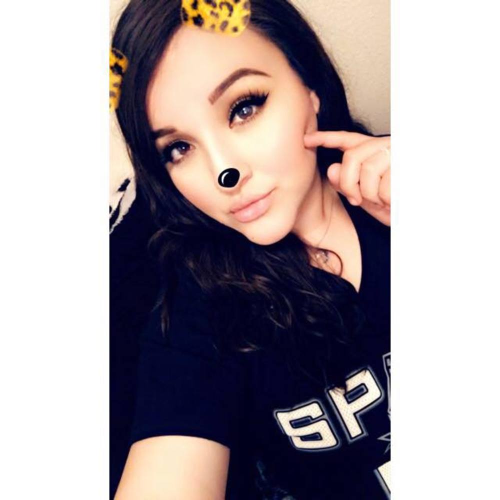 Meet your Posher, Valeria